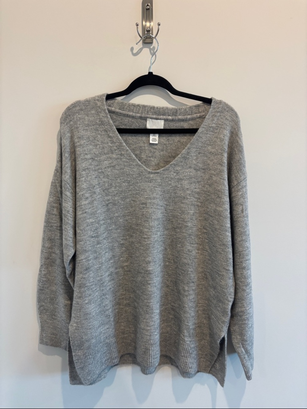 H&M Light Gray V-Neck Women's Sweater